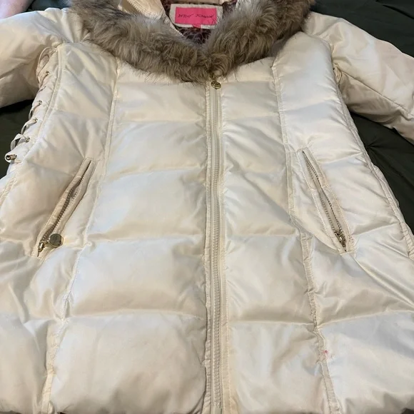 Betsey Johnson Ivory Puffer Coat - Picture 2 of 16